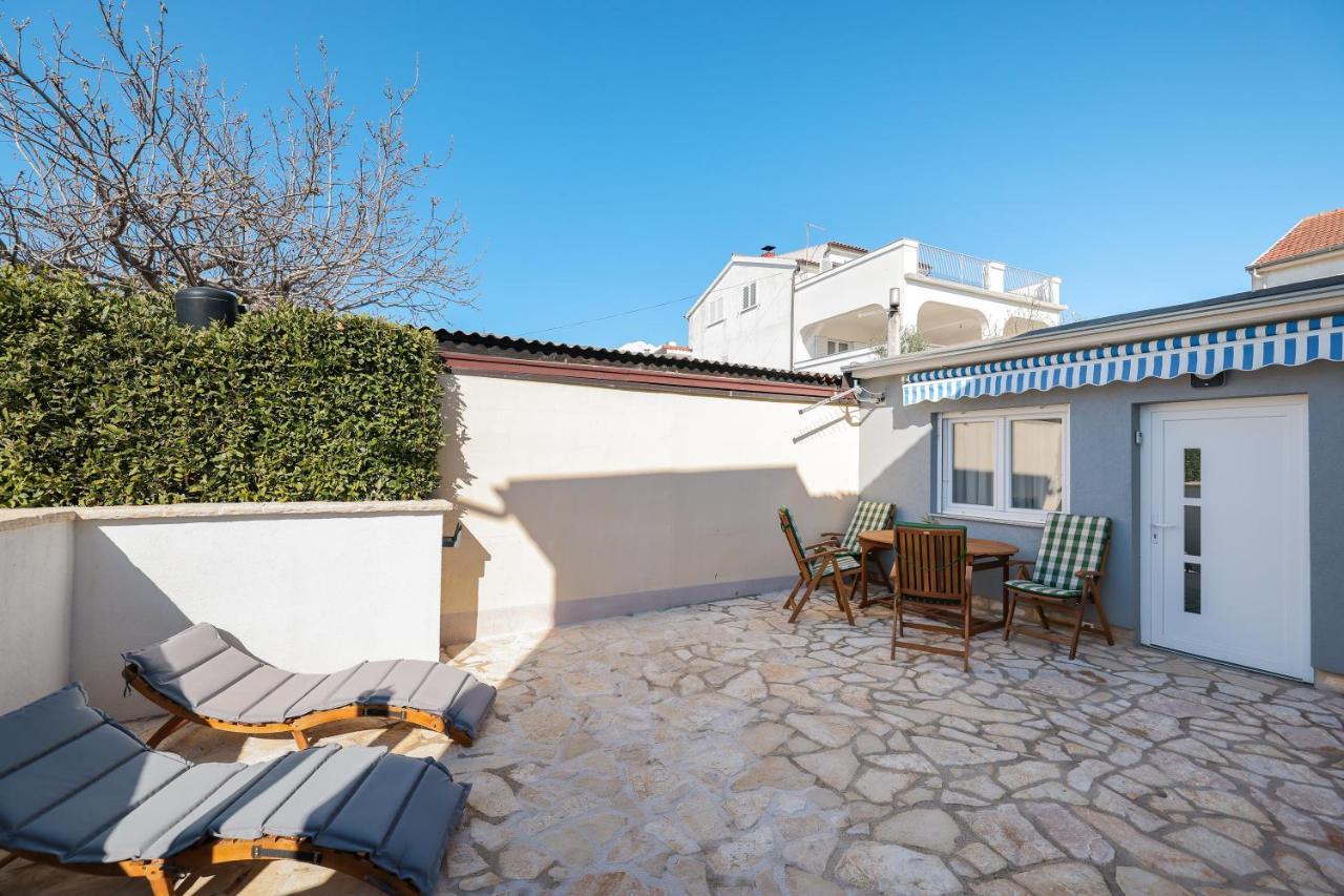 Apartment Coco Pirovac